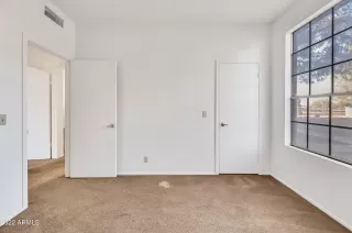 Photo #6: 6353728 Listing