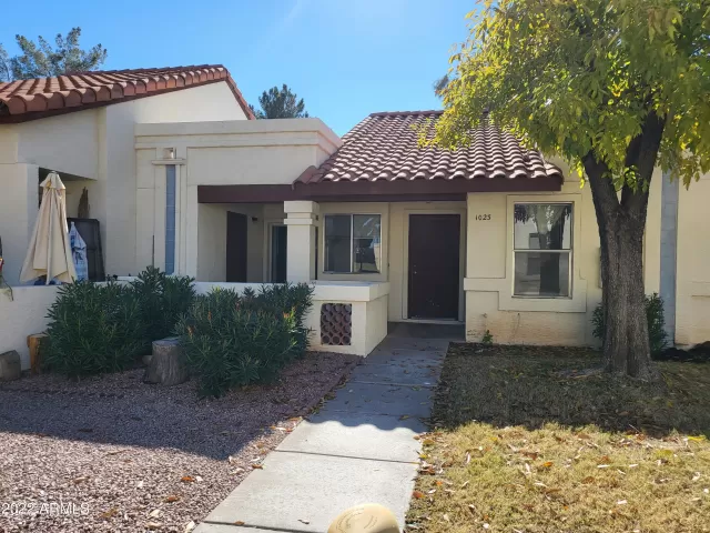 MLS: 6353905 Condo For Sale