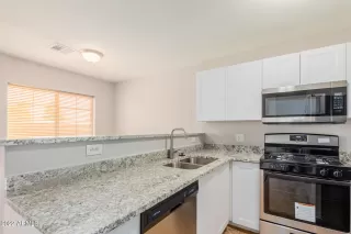 Photo #5: 6353980 Listing 