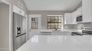 Photo #3: 6355384 Listing