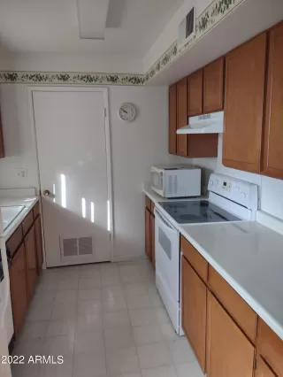 Photo #6: 6355585 Listing 