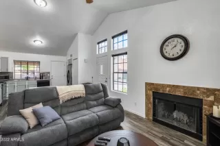 Photo #5: 6355744 Listing