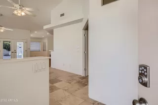 Photo #5: 6355888 Listing