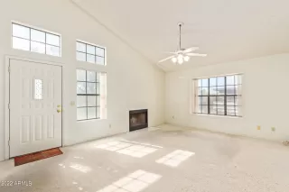 Photo #4: 6356065 Listing