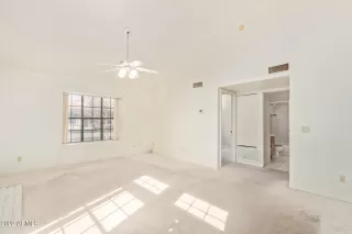 Photo #6: 6356065 Listing