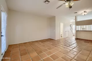 Photo #6: 6356434 Listing