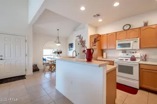 Photo #3: 6356652 Listing