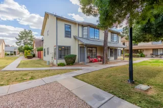 Photo #5: 6356688 Listing