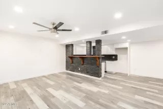 Photo #5: 6356733 Listing