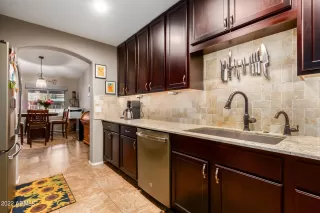 Photo #5: 6356759 Listing