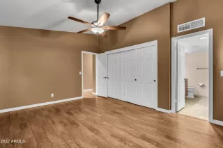 Photo #6: 6357676 Listing