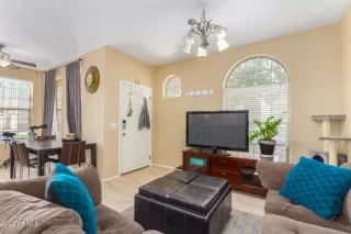 Photo #5: 6357987 Listing