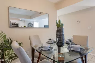 Photo #5: 6358043 Listing