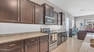 Photo #6: 6358679 Listing