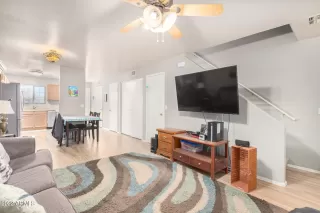 Photo #5: 6358800 Listing