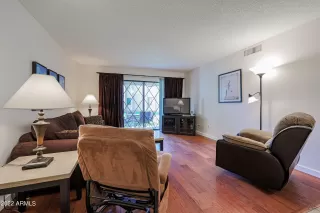 Photo #2: 6359035 Listing