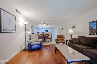 Photo #3: 6359035 Listing