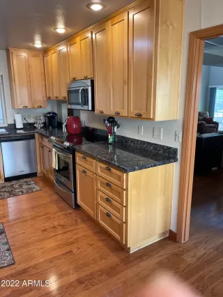 Photo #3: 6359067 Listing