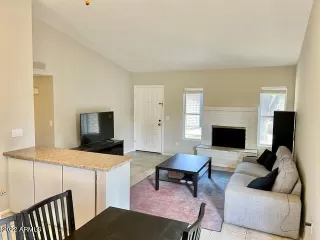 Photo #5: 6359137 Listing