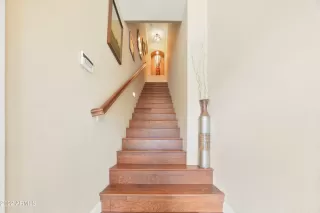 Photo #2: 6359746 Listing 