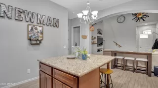 Photo #3: 6359832 Listing