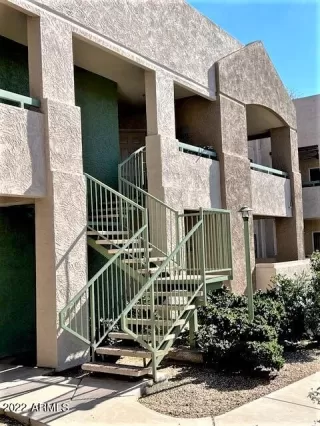 Photo #5: 6360133 Listing