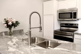 Photo #2: 6360135 Listing 