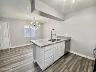 Photo #4: 6360135 Listing 