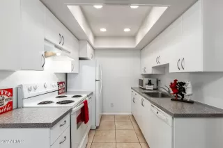 Photo #6: 6360637 Listing