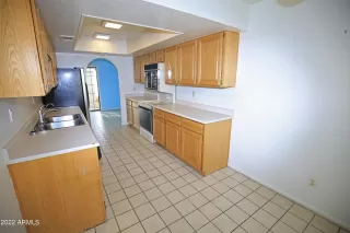 Photo #6: 6361779 Listing