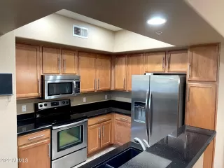 Photo #3: 6361902 Listing