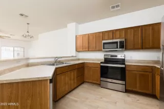 Photo #5: 6362354 Listing