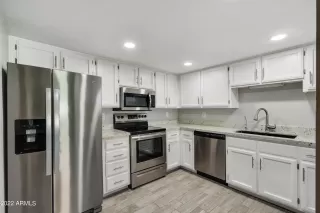 Photo #5: 6362787 Listing