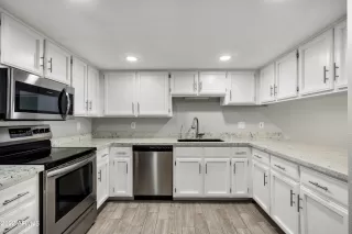 Photo #6: 6362787 Listing