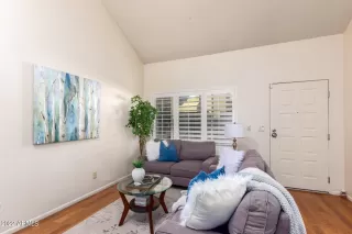 Photo #3: 6363133 Listing