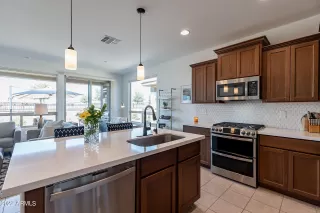 Photo #6: 6363770 Listing