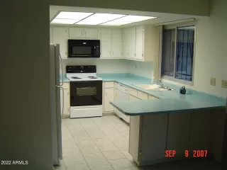 Photo #6: 6364100 Listing