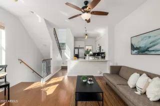 Photo #3: 6364432 Listing