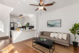 Photo #5: 6364432 Listing