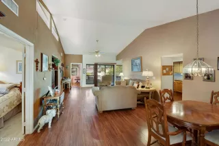 Photo #6: 6364785 Listing