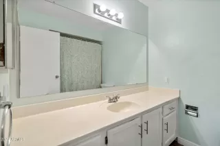 Photo #6: 6364997 Listing