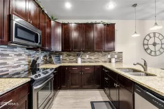 Photo #5: 6365260 Listing 