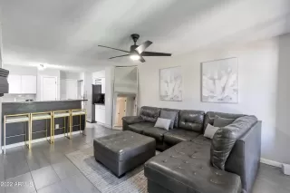 Photo #6: 6365400 Listing