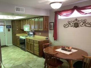 Photo #5: 6365408 Listing