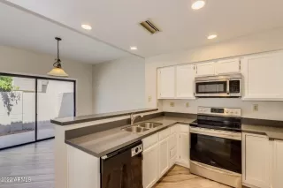 Photo #6: 6365581 Listing 