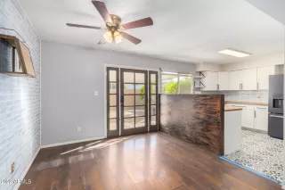 Photo #5: 6365666 Listing