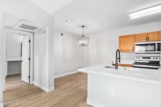 Photo #5: 6365767 Listing