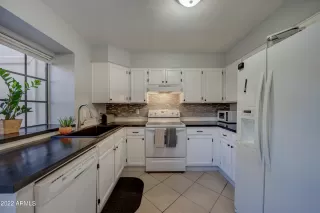 Photo #3: 6365954 Listing