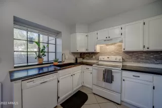 Photo #5: 6365954 Listing