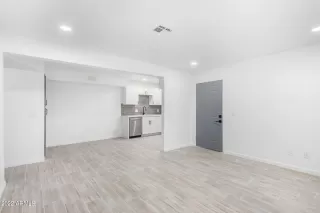 Photo #6: 6366085 Listing 